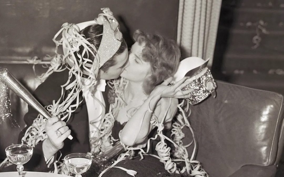 The New Year’s Eve Kiss Tradition, Explained